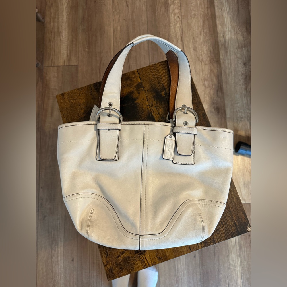 Coach White Leather Purse, Y2K Vintage, Early 2000’s